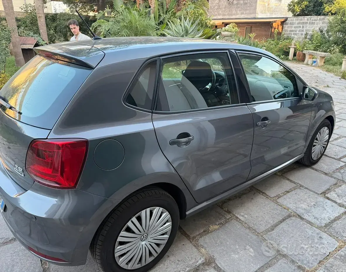 Usata VW Polo 90 CV (66 kW) 2015 Grigio Berlina