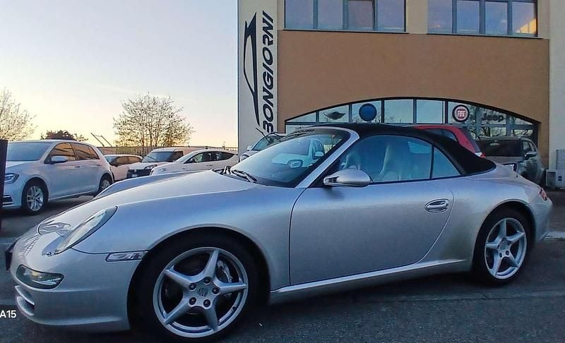 Usata Porsche 997 325 CV (239 kW) 2005 Vernice metallizzata Cabrio