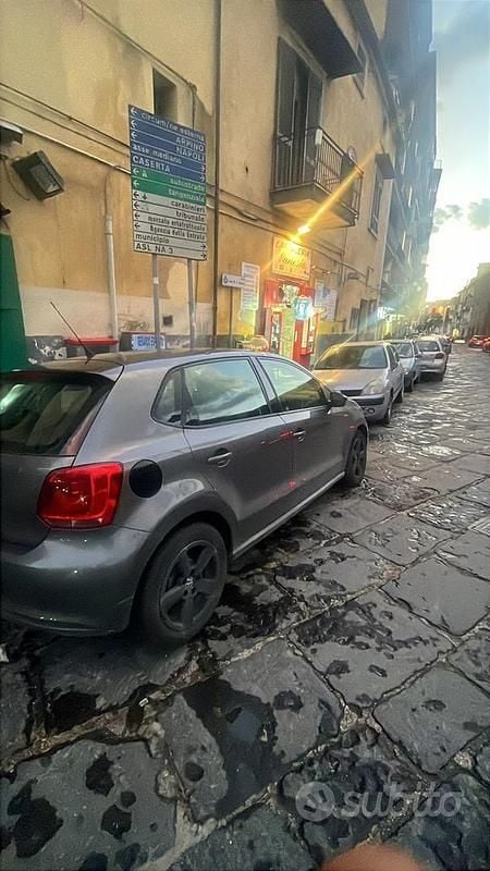 Usata VW Polo 69 CV (50 kW) 2011 Grigio Utilitaria