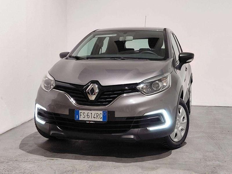 Usata Renault Captur Life 90 CV (66 kW) 2018 Grigio scuro SUV