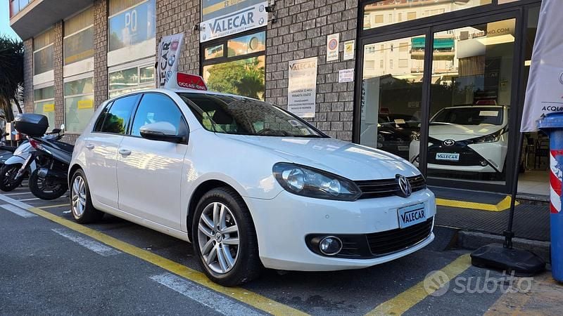 Usata VW Golf VI Highline 101 CV (74 kW) 2011 Bianco Utilitaria