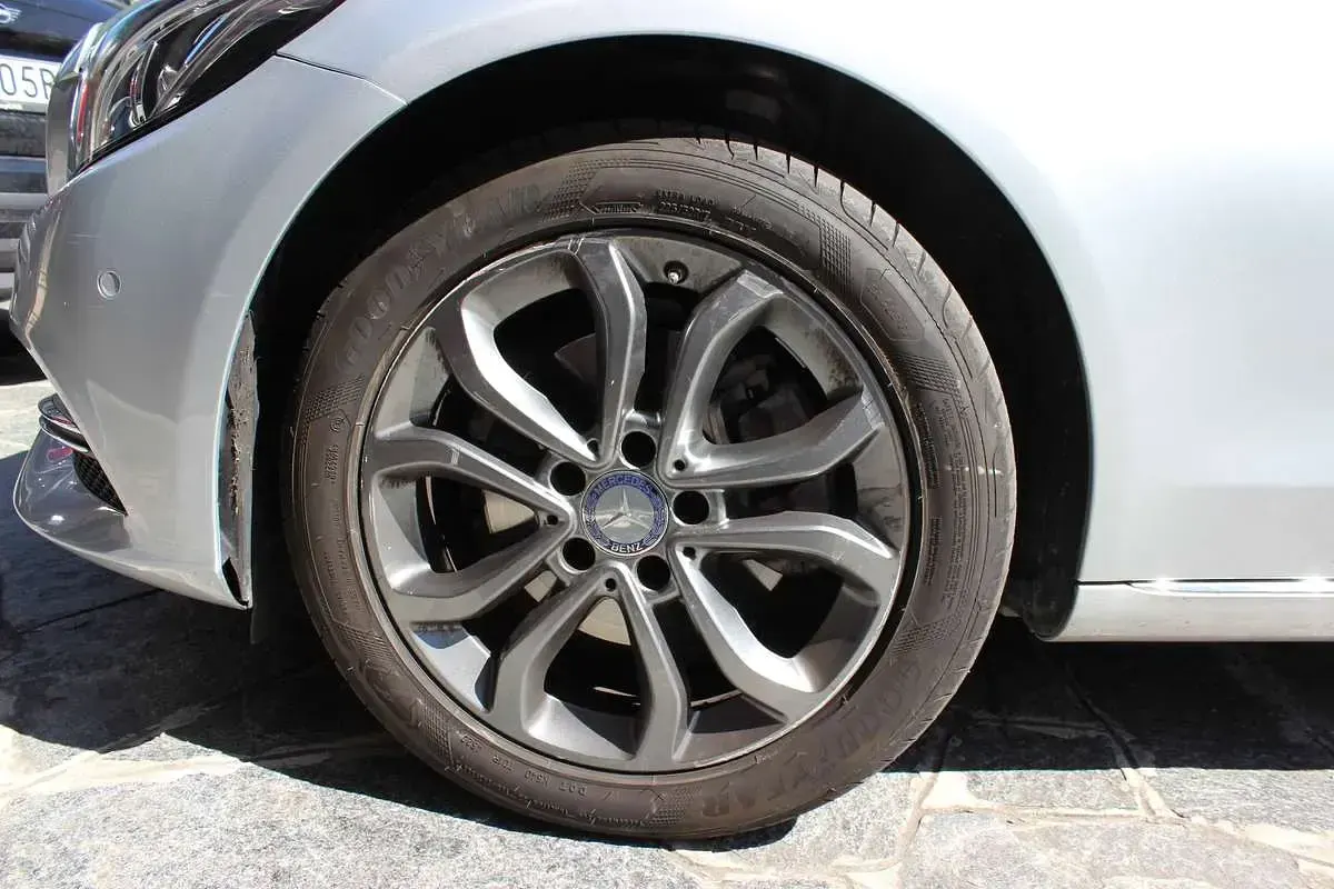 Usata Mercedes C220 Premium 170 CV (125 kW) 2015 Argento Berlina