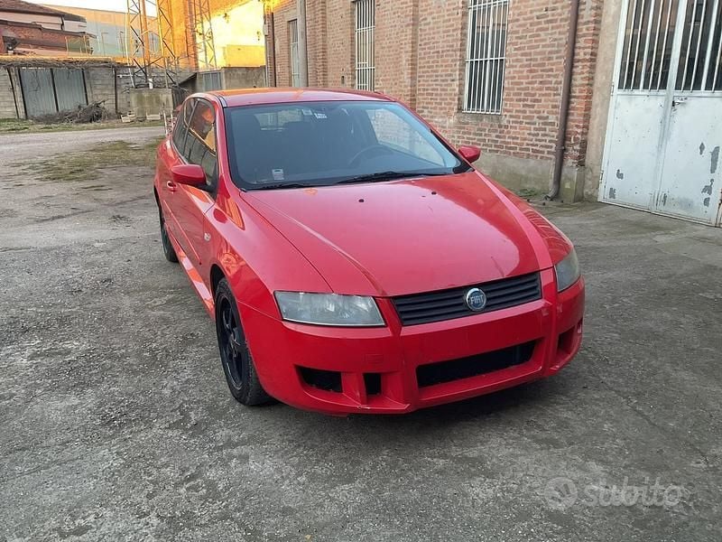 Usata Fiat Stilo 140 CV (102 kW) 2005 Rosso Berlina