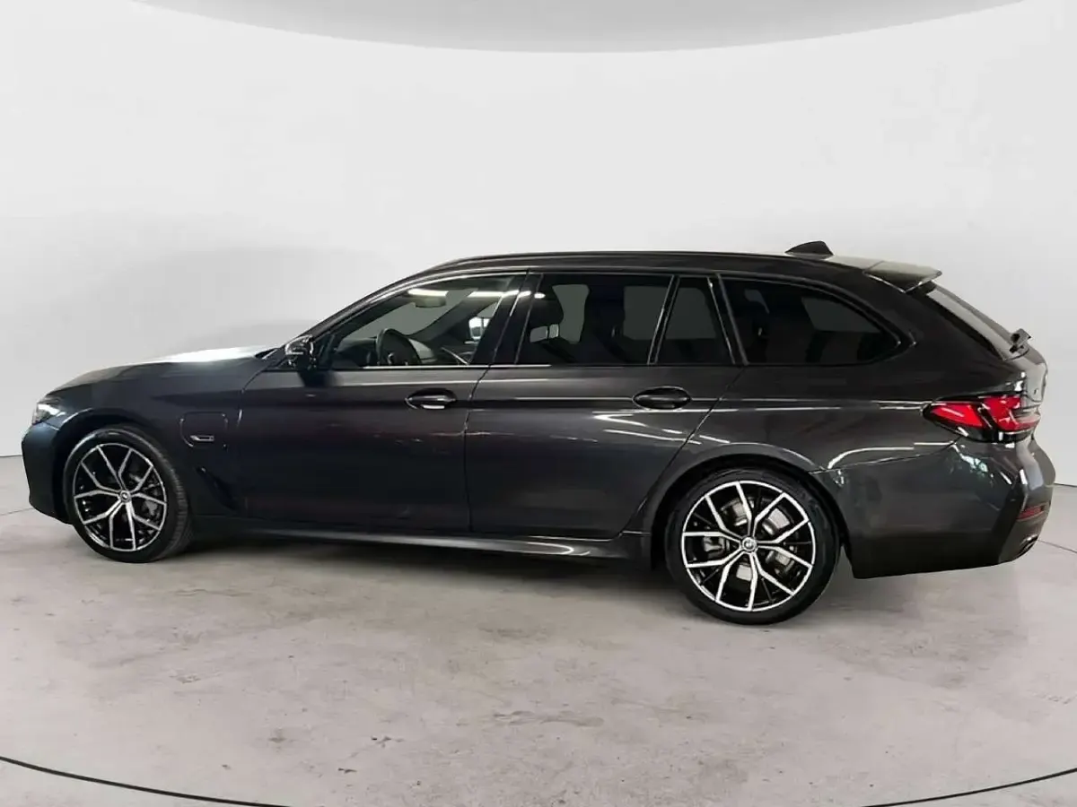 Usata BMW 530e 184 CV (135 kW) 2022 Nero Station wagon