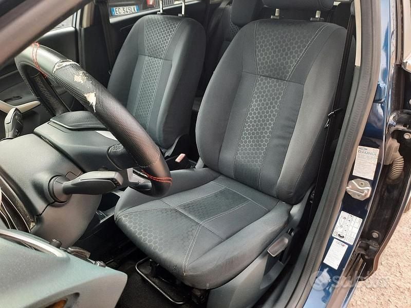 Usata Ford Fiesta Titanium 68 CV (50 kW) 2010 Blu Utilitaria