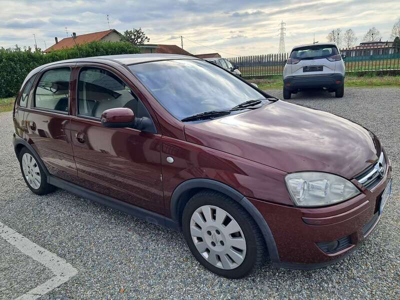 Usata Opel Corsa Enjoy 69 CV (50 kW) 2003 Other Berlina