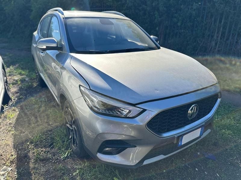 Argento Usata 2023 MG ZS Luxury Tre volumi | 14.450 € (Buon prezzo) - Immagine 1/4