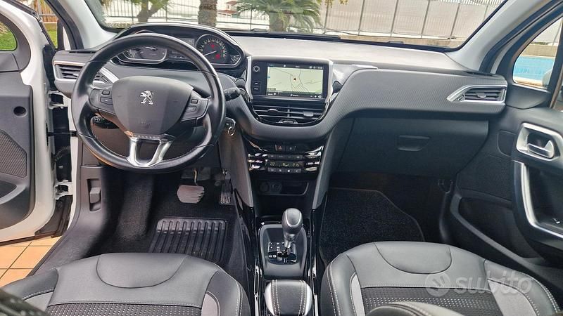 Usata Peugeot 2008 Allure 120 CV (88 kW) 2018 Bianco SUV