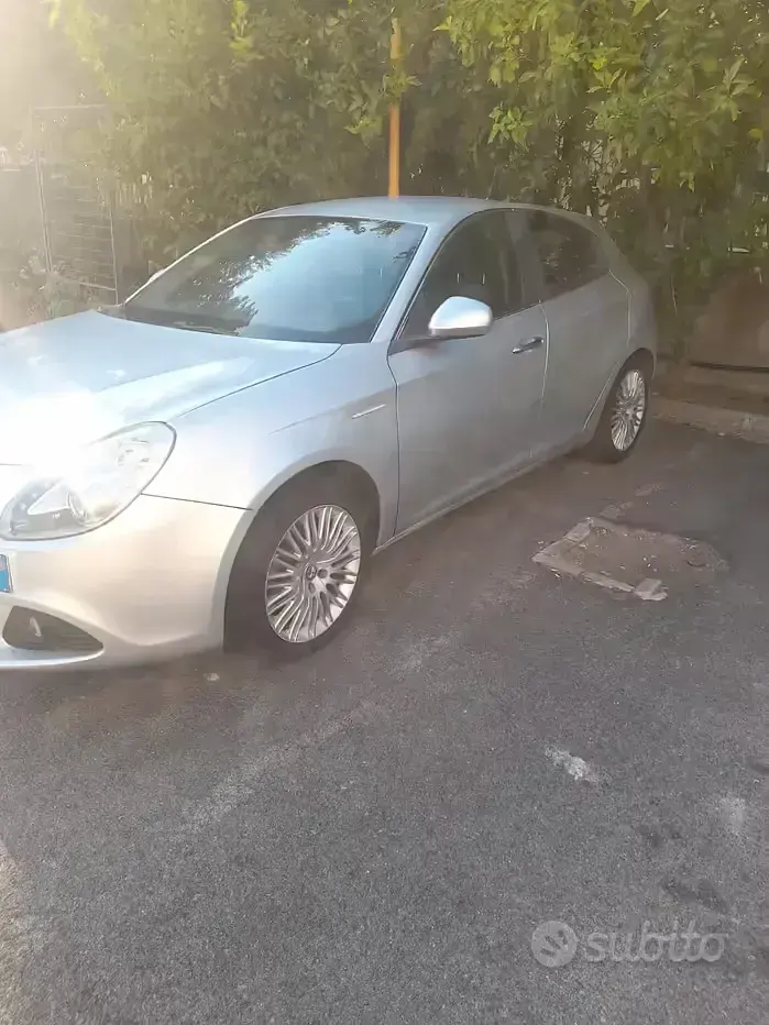 Begagnad Alfa Romeo Giulietta 120 HK (88 kW) 2010 Halvkombi