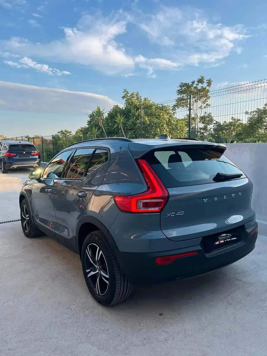 Usata Volvo XC40 Plus 163 CV (119 kW) 2023 Grigio SUV