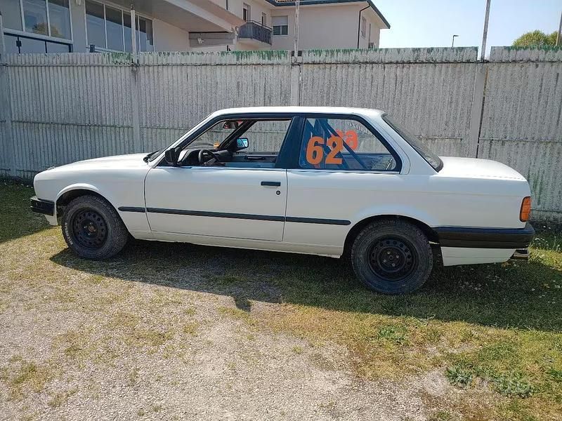 Usata BMW 318 136 CV (100 kW) 1990 Berlina