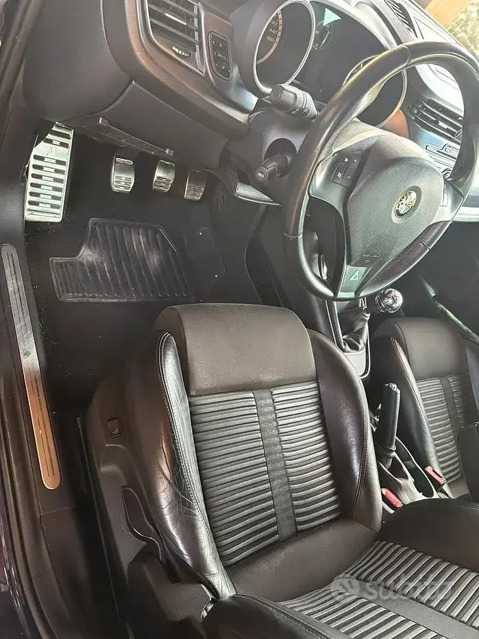 Usata Alfa Romeo Giulietta Quadrifoglio 235 CV (172 kW) 2013 Utilitaria