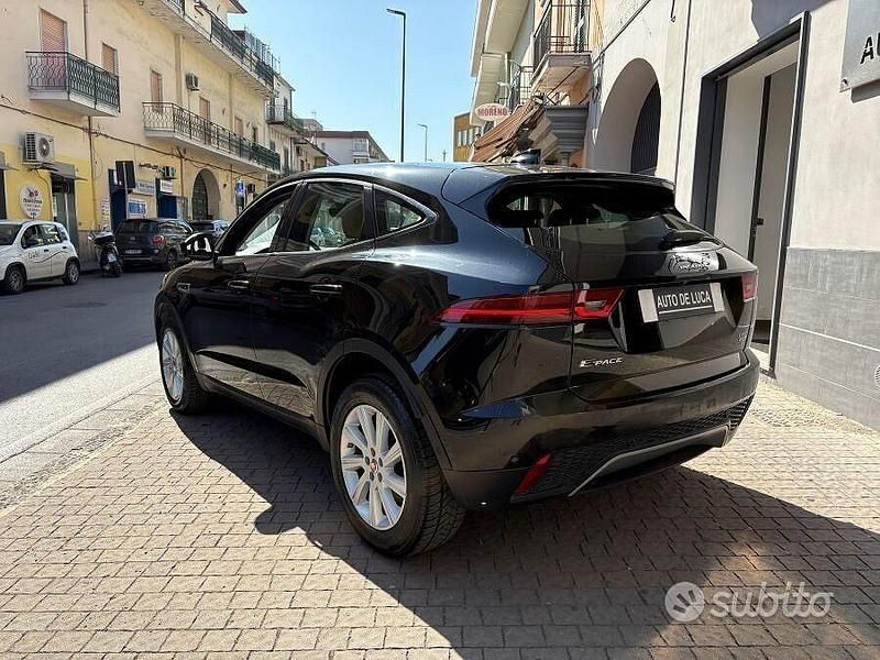 Begagnad Jaguar E-Pace R-Dynamic 150 HK (110 kW) 2019 Svart SUV