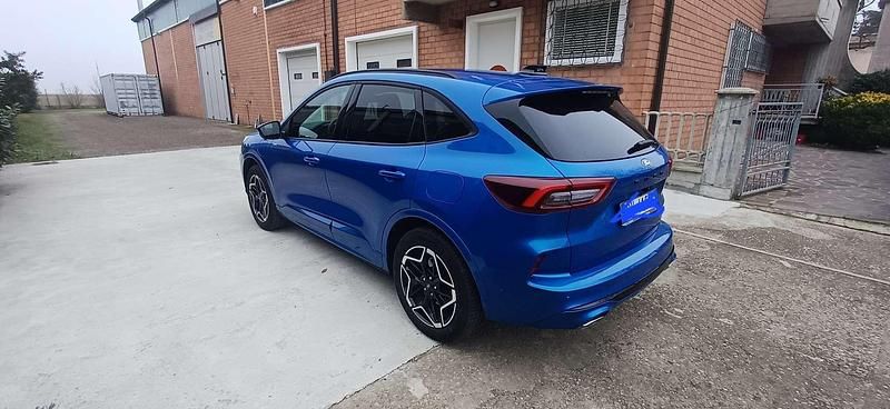 Usata Ford Kuga ST-Line X 243 CV (178 kW) 2024 Blu/azzurro SUV
