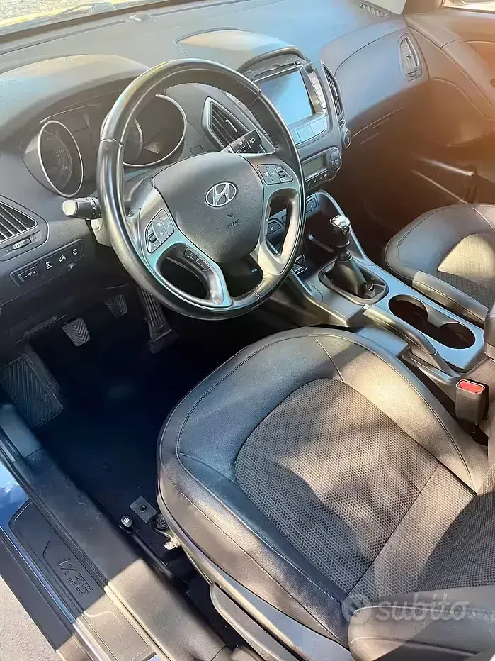 Usata Hyundai ix35 Xpossible 136 CV (100 kW) 2015 Bluazzurro SUV