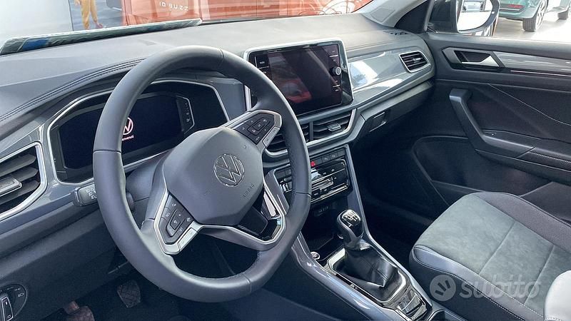 Usata VW T-Roc Style 116 CV (85 kW) 2024 Nero SUV