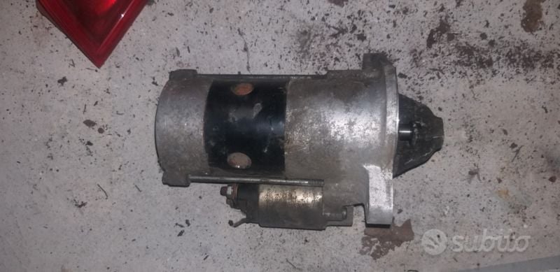 Usata Hyundai Trajet 112 CV (82 kW) 2002 Blu Monovolume