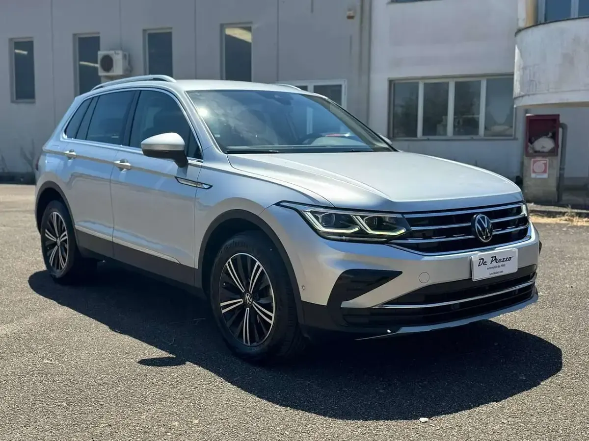 Usata VW Tiguan Elegance 150 CV (110 kW) 2023 Argento SUV
