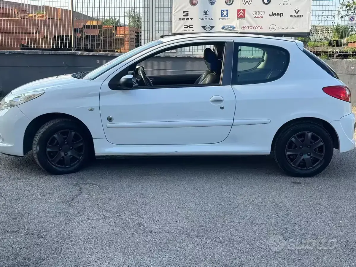 Usata Peugeot 206 57 CV (41 kW) 2012 Bianco Berlina