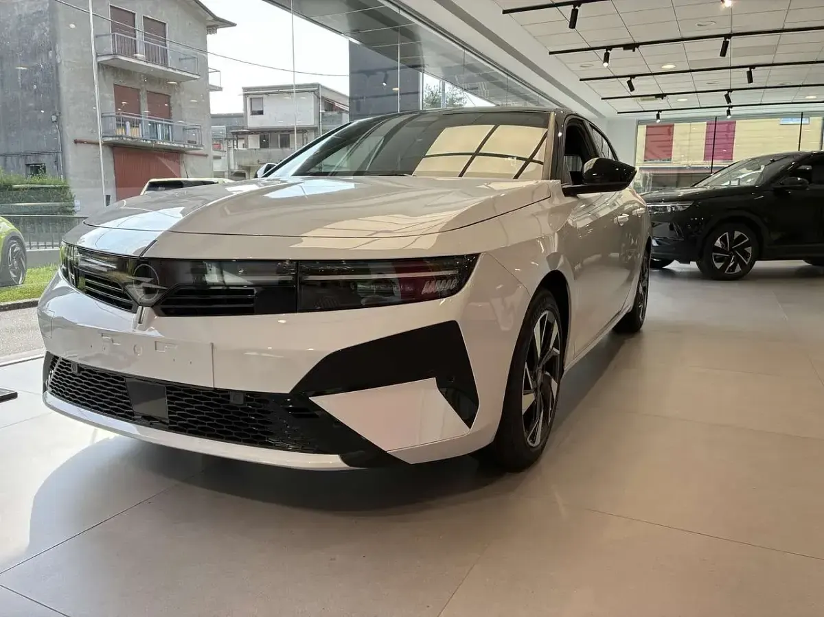 Nuova Opel Astra 136 CV (100 kW) 2026 Other Berlina
