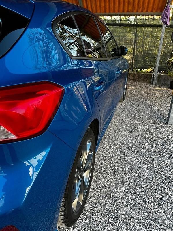 Usata Ford Focus ST-Line 120 CV (88 kW) 2019 Blu Berlina
