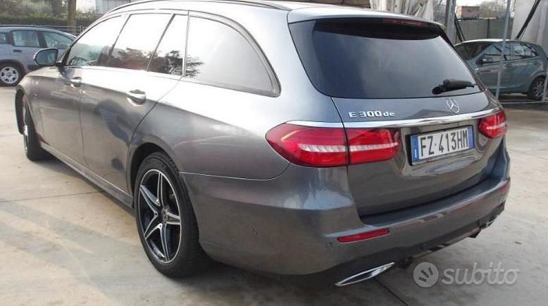 Usata Mercedes E300 Premium 194 CV (142 kW) 2019 Grigio Station wagon