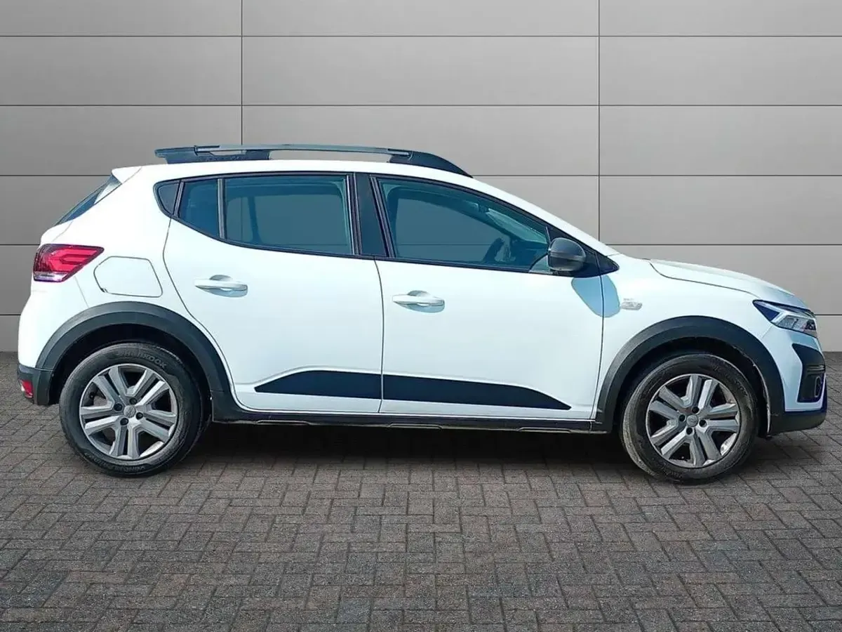 Usata Dacia Sandero Comfort 101 CV (74 kW) 2023 Other Utilitaria