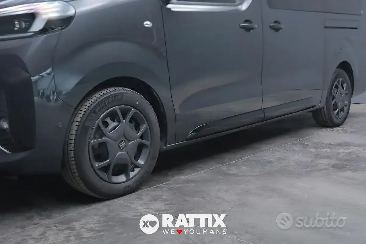 Usata Fiat Ulysse 132 kW (180 CV) 2025 Grigio scuro Monovolume