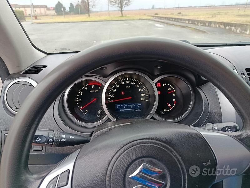 Usata Suzuki Vitara 2010 Grigio SUV