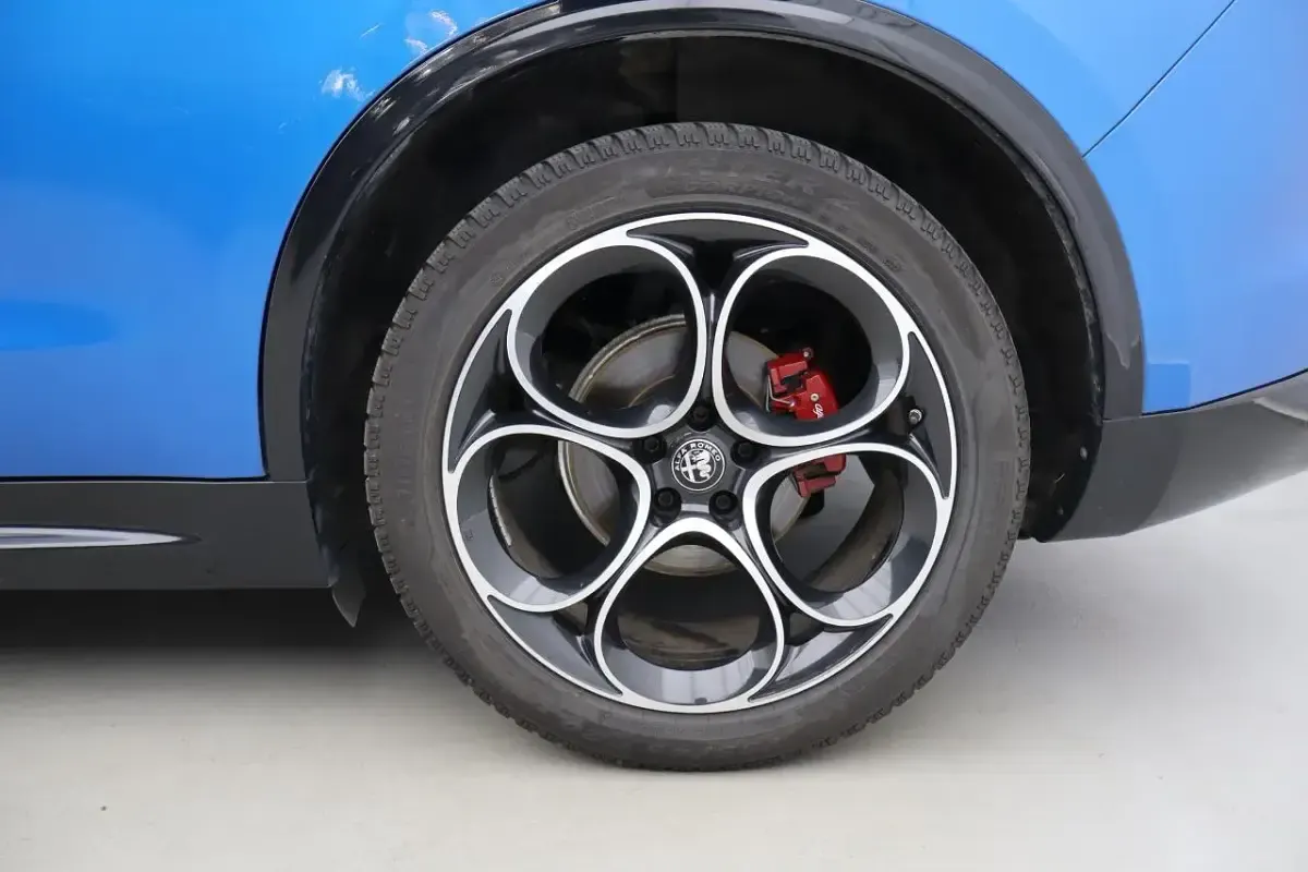 Usata Alfa Romeo Stelvio Veloce 209 CV (153 kW) 2023 Blu SUV