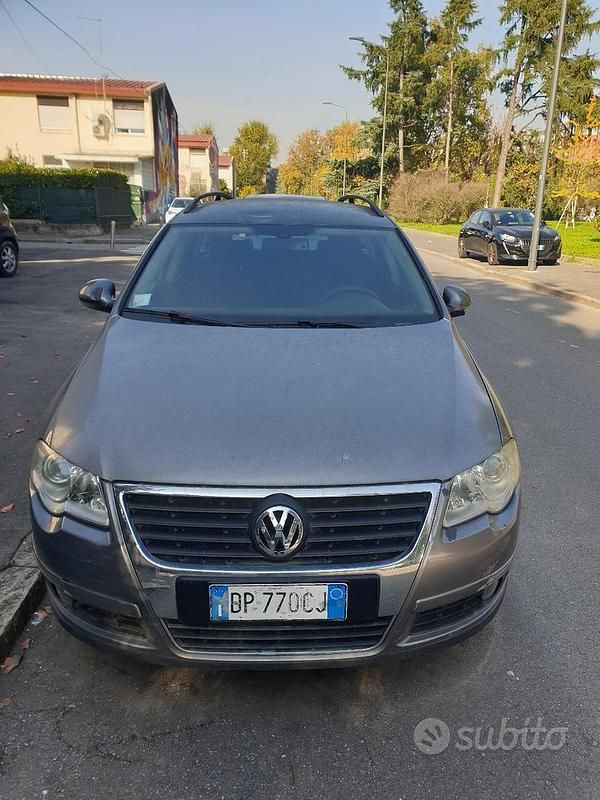 Usata VW Passat 105 CV (77 kW) 2008 Grigio Station wagon