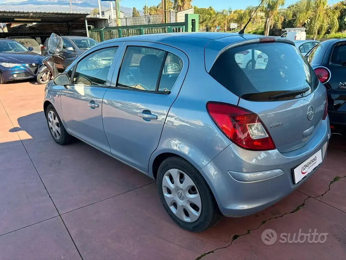 Usata Opel Corsa Cosmo 75 CV (55 kW) 2011 Grigio Utilitaria