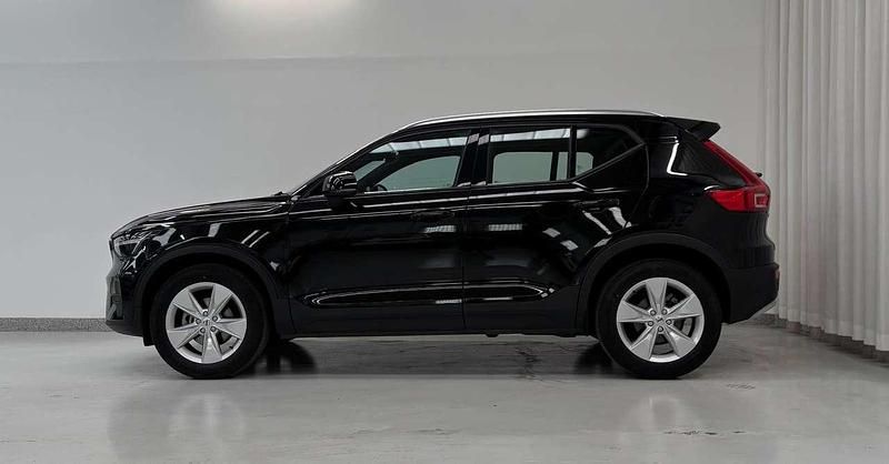 Usata Volvo XC40 Core 129 CV (94 kW) 2022 Nero solido SUV