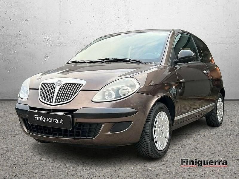 Usata Lancia Ypsilon Platinum 69 CV (50 kW) 2011 Marrone Utilitaria