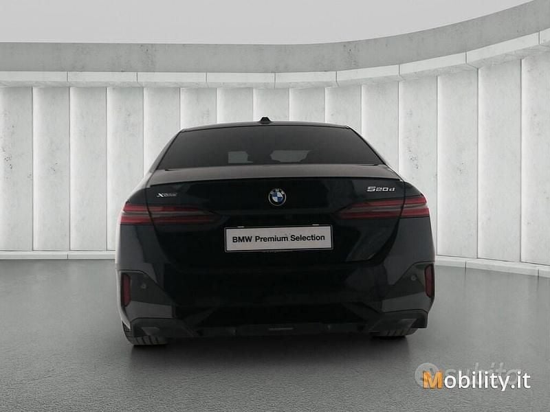 Usata BMW 520 M Sport 197 CV (144 kW) 2025 Nero Berlina