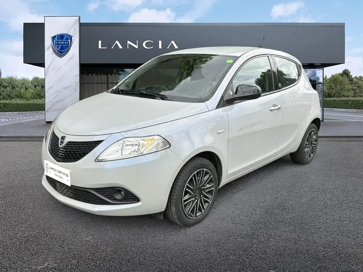 Usata Lancia Ypsilon Gold 69 CV (50 kW) 2020 Utilitaria