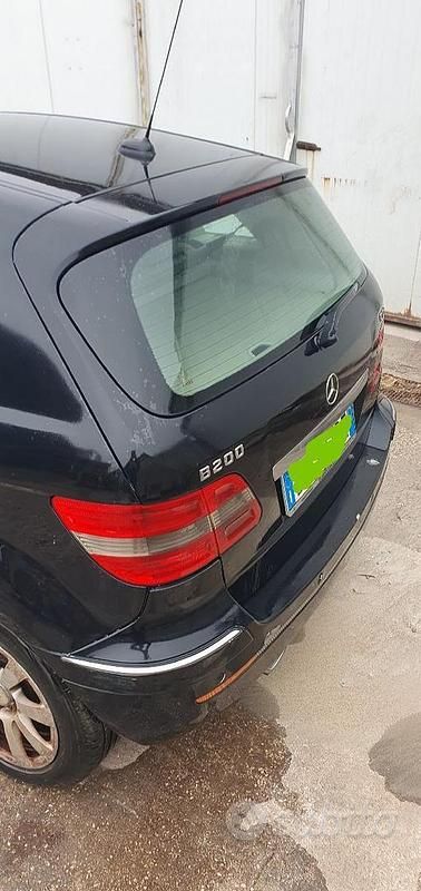 Usata Mercedes B200 140 CV (102 kW) 2007 Nero Monovolume