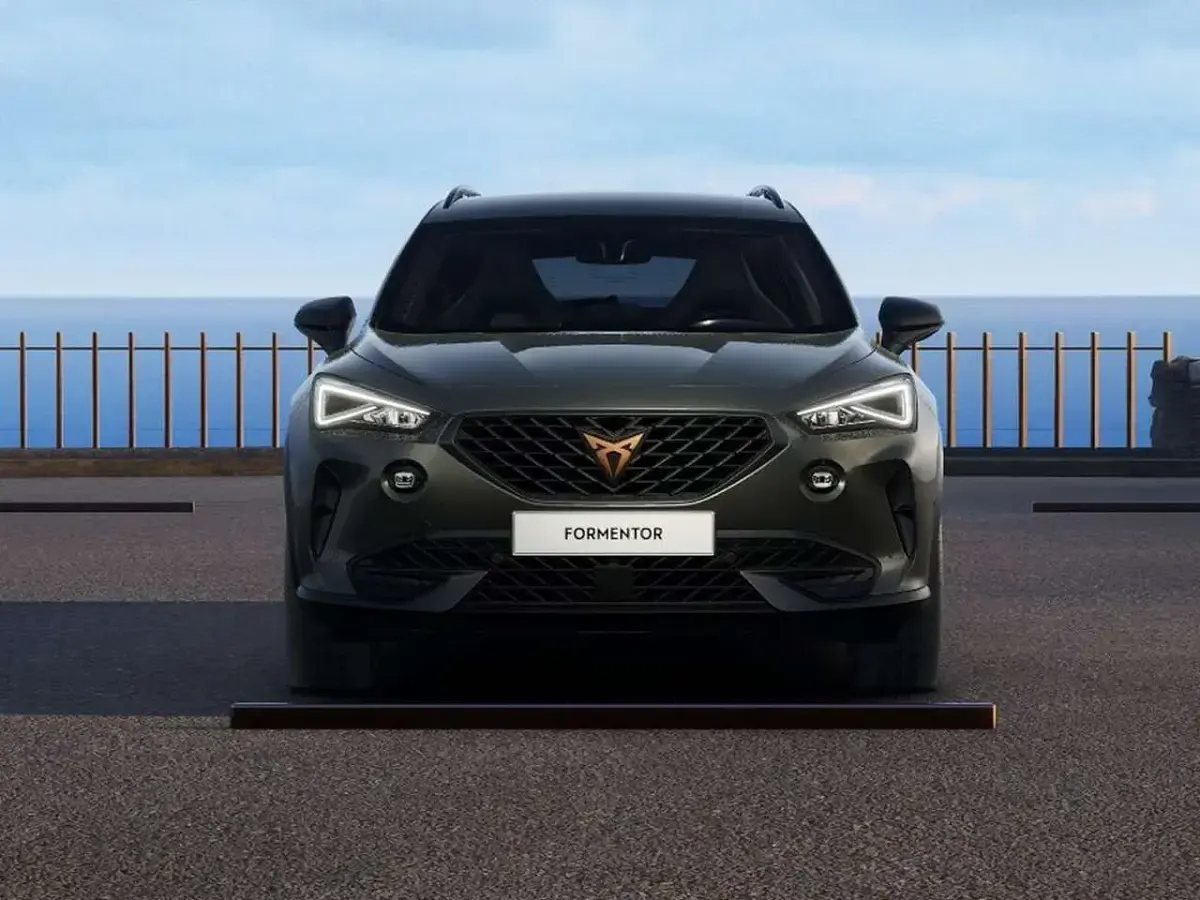 Usata Cupra Formentor VZ2 245 CV (180 kW) 2024 Grigio cliff SUV