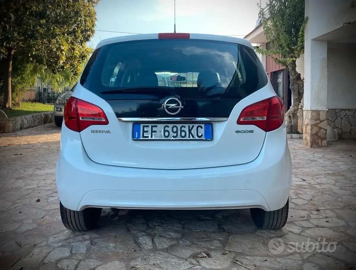 Usata Opel Meriva 95 CV (69 kW) 2011 Bianco Monovolume