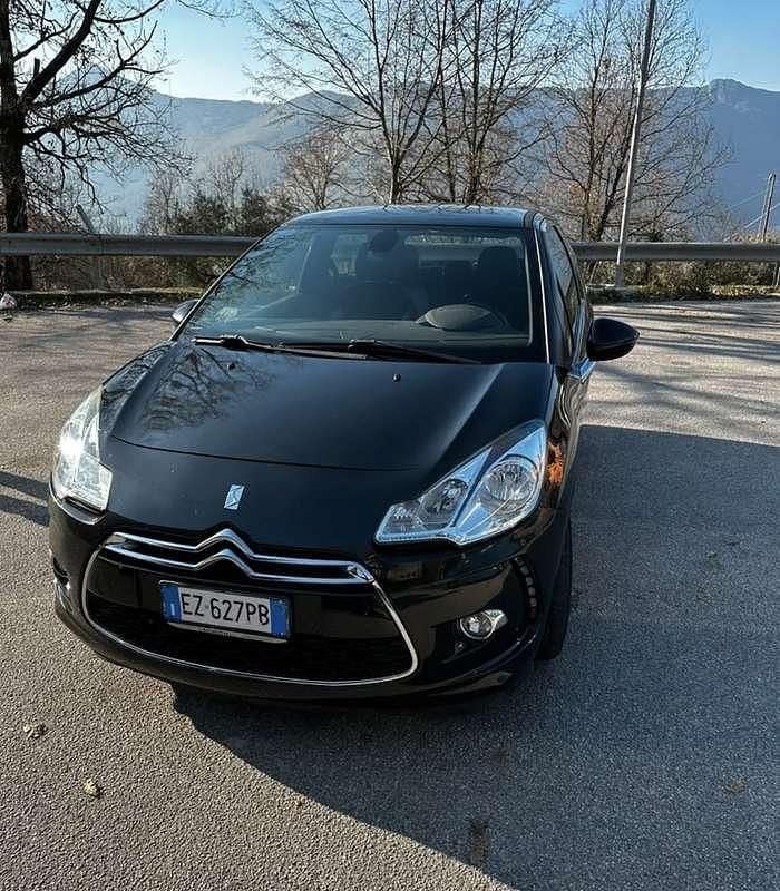 Usata DS Automobiles DS3 Chic 68 CV (50 kW) 2012 Nero Berlina