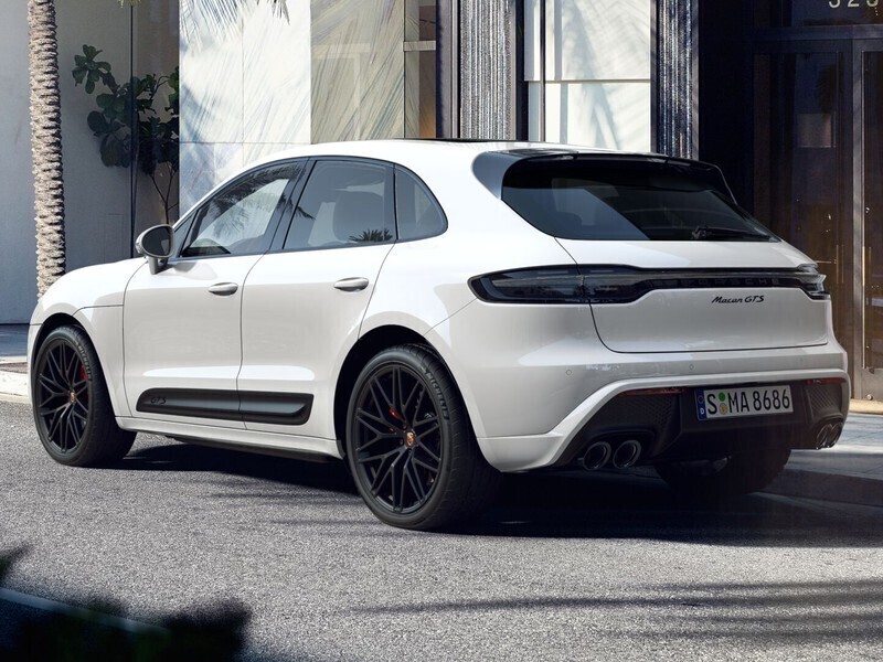 Usato 2023 Porsche Macan 2.9 Benzin 439 CV (124.489 €)