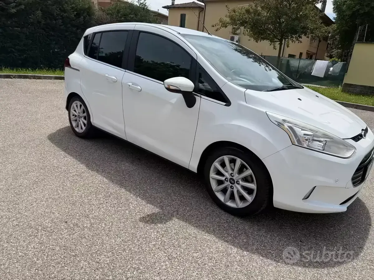 Usata Ford B-MAX 90 CV (66 kW) 2017 Bianco Monovolume