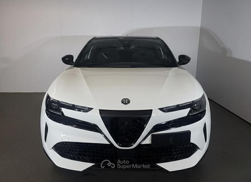 Nuova Alfa Romeo Junior Edizione Speciale 136 CV (100 kW) 2026 Bianco SUV