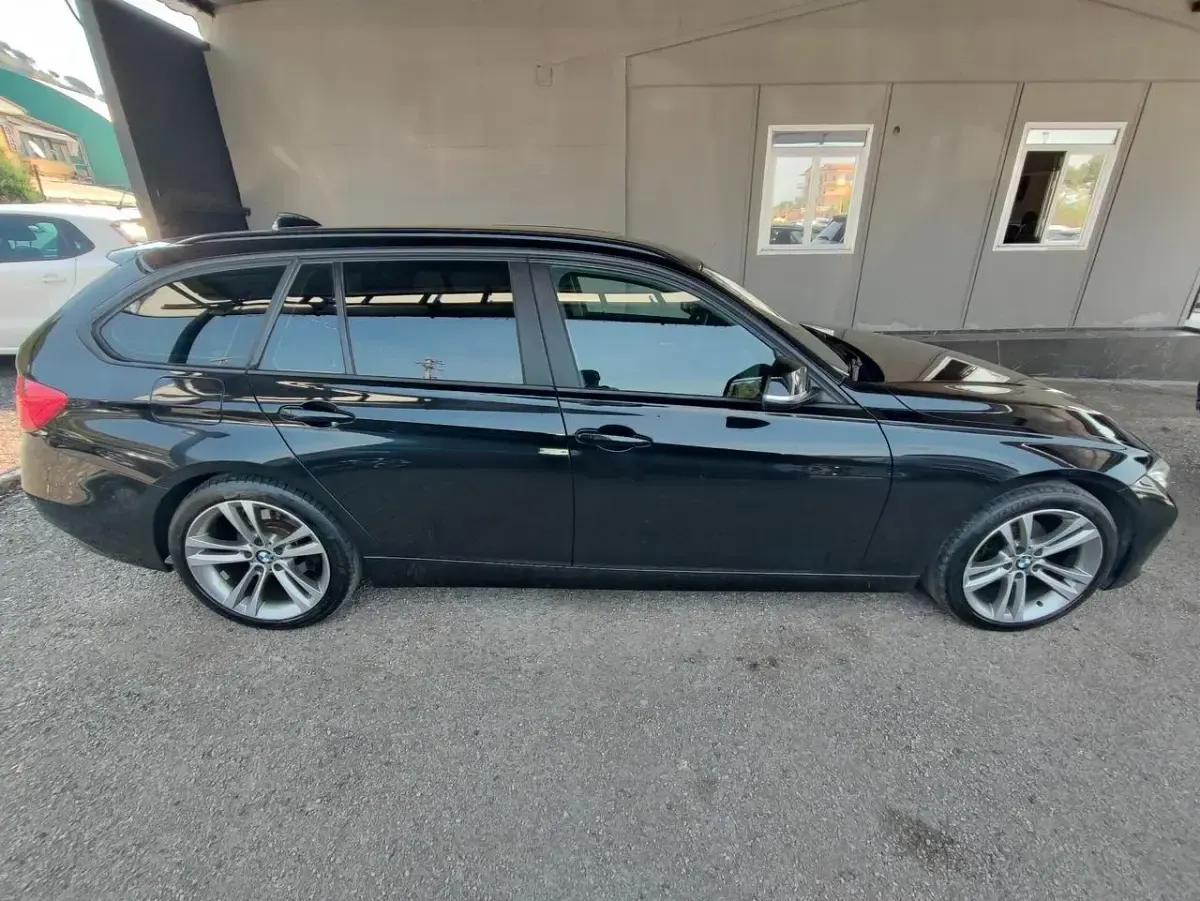Usata BMW 316 Sport Line 116 CV (85 kW) 2013 Nero Station wagon