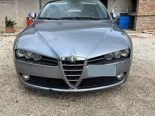 Usata Alfa Romeo 159 150 CV (110 kW) 2009 Grigio Berlina