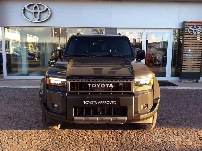 Usata Toyota Land Cruiser 205 CV (150 kW) 2024 Grigio SUV