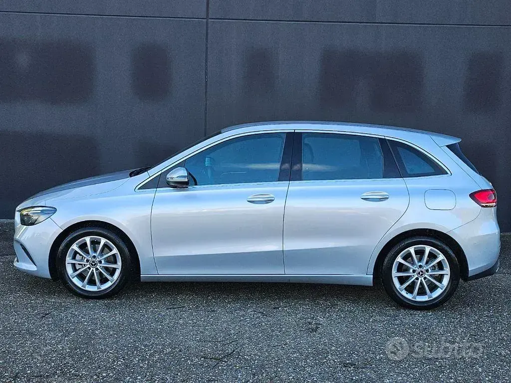 Usata Mercedes B200 150 CV (110 kW) 2020 Grigio Utilitaria