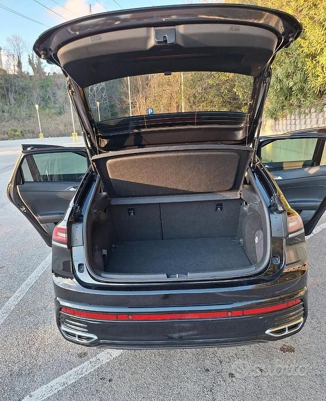 Usata VW Taigo R-line 110 CV (80 kW) 2024 Nero SUV