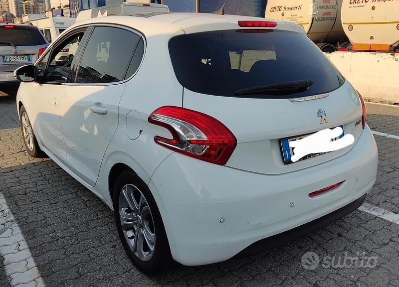 Usata Peugeot 208 Allure 82 CV (60 kW) 2013 Bianco Utilitaria