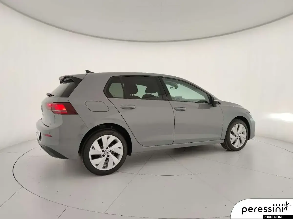 Nuova VW Golf VIII Edition 116 CV (85 kW) 2026 Moonstone grey Berlina